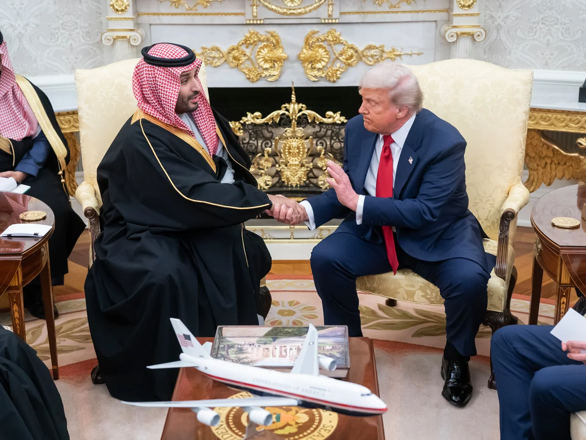 Trump Faces Political Crosswinds as Epstein Files and Saudi Crown Prince Visit Collide