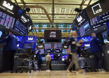 Stocks Close Higher Despite DOJ Probe Into Fed Chair Powell