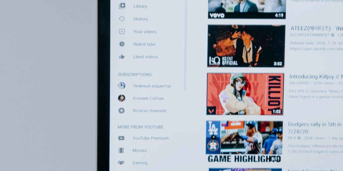 Photo by cottonbro studio: https://www.pexels.com/photo/browsing-youtube-5077064/