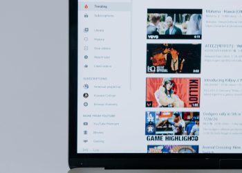 Photo by cottonbro studio: https://www.pexels.com/photo/browsing-youtube-5077064/